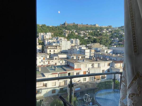 Τρίκλινο Δωμάτιο με Θέα στο Βουνό
