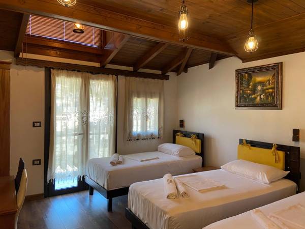 Triple Room with Mountain View